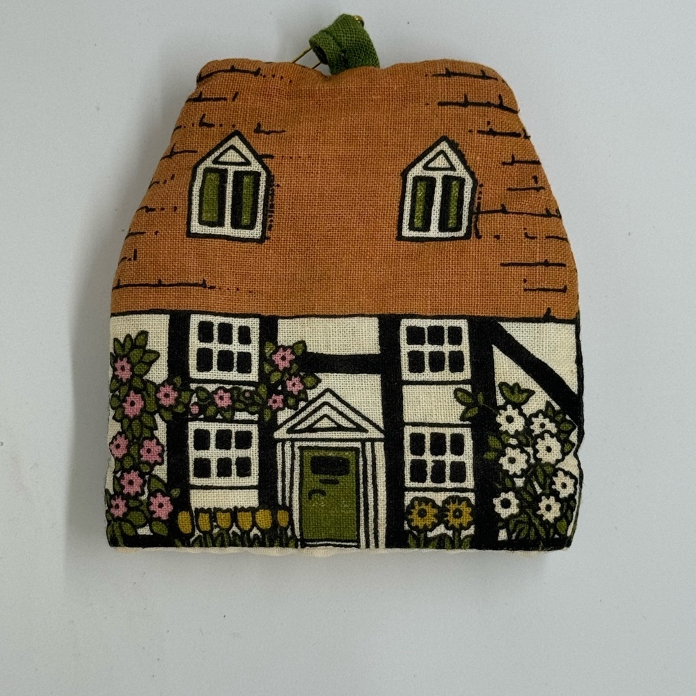 Vintage English Egg Cosy- Cottagecore - Picture 3 of 4